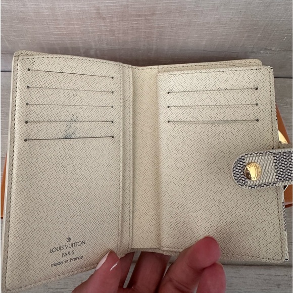 Louis Vuitton Damier Azur Kiss Lock Wallet - Rare with LUV Dust Bag - Picture 5 of 9